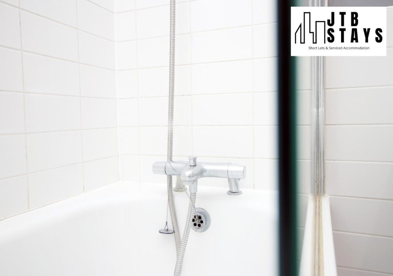 Fabulous 2 Bedroom Compass House By Jtb Stays Short Lets & Serviced Accommodation, Self Check-In And Wifi Bristol