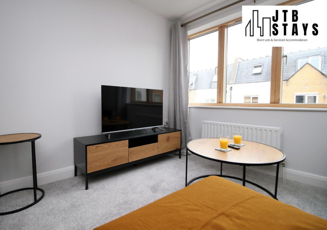 Fabulous 2 Bedroom Compass House By Jtb Stays Short Lets & Serviced Accommodation, Self Check-In And Wifi Apartment *