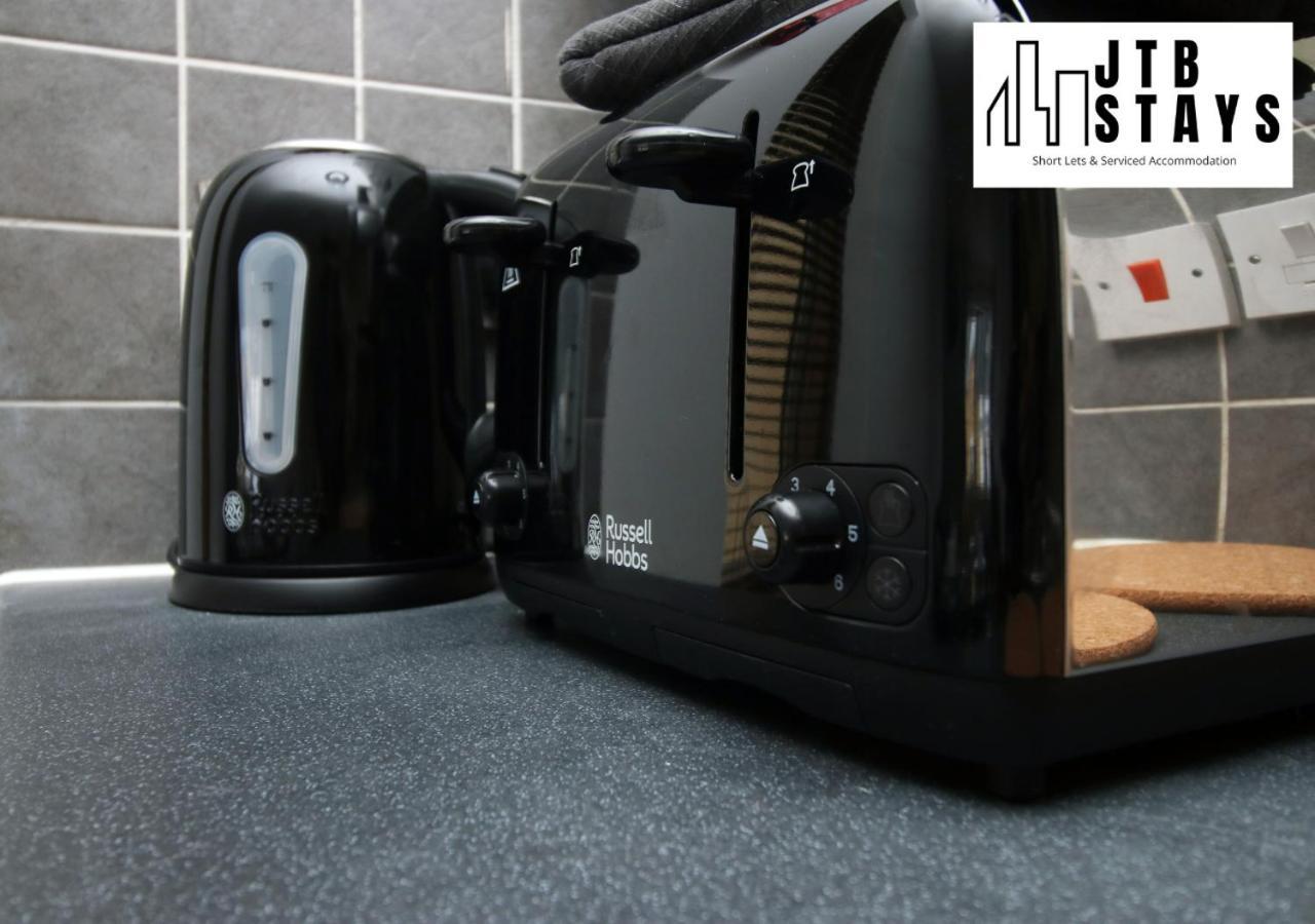 Fabulous 2 Bedroom Compass House By Jtb Stays Short Lets & Serviced Accommodation, Self Check-In And Wifi * Bristol