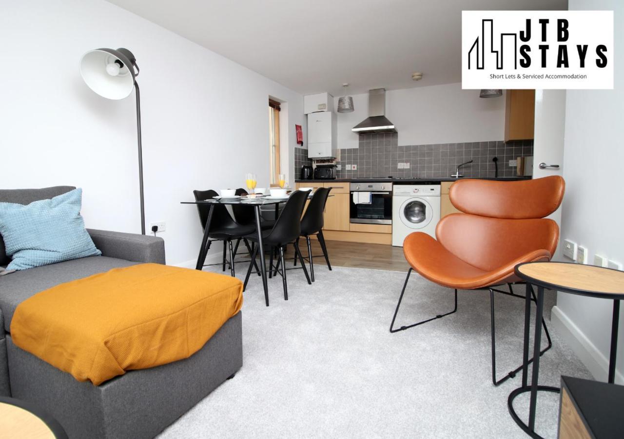 Fabulous 2 Bedroom Compass House By Jtb Stays Short Lets & Serviced Accommodation, Self Check-In And Wifi