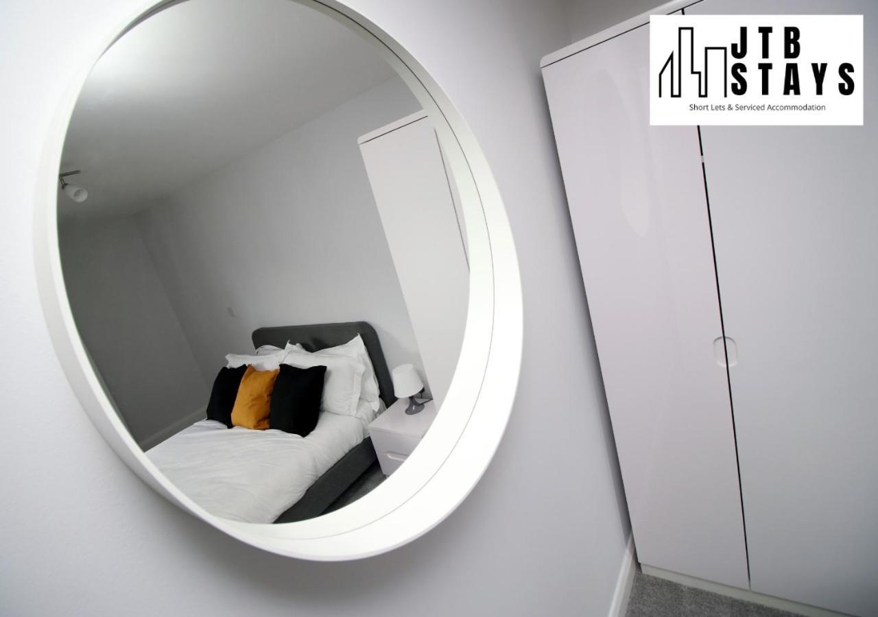 Fabulous 2 Bedroom Compass House By Jtb Stays Short Lets & Serviced Accommodation, Self Check-In And Wifi