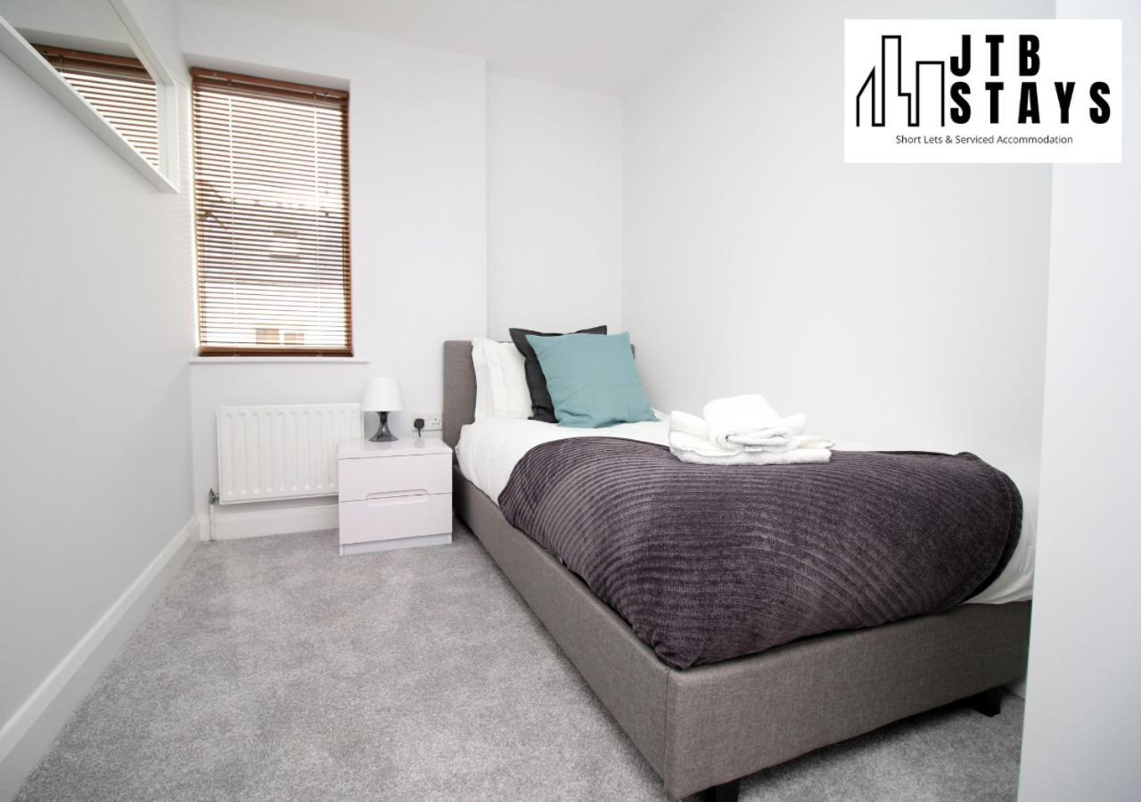 Apartment Fabulous 2 Bedroom Compass House By Jtb Stays Short Lets & Serviced Accommodation, Self Check-In And Wifi Bristol