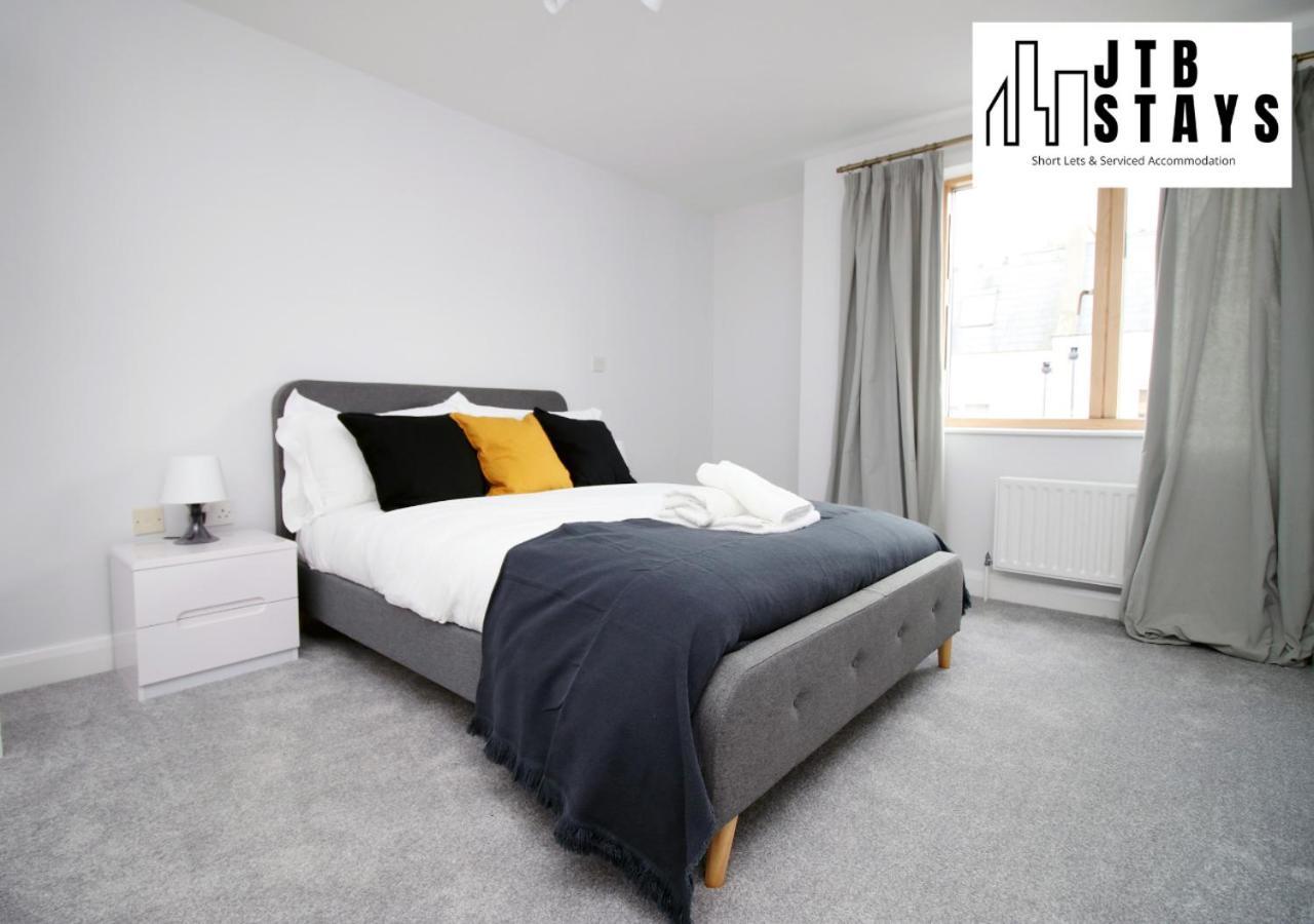 Fabulous 2 Bedroom Compass House By Jtb Stays Short Lets & Serviced Accommodation, Self Check-In And Wifi