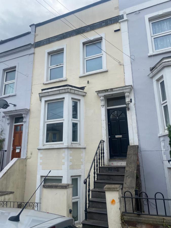 Spacious 4 Bedroom House Near Stokes Croft!! Central!!! Holiday home Bristol