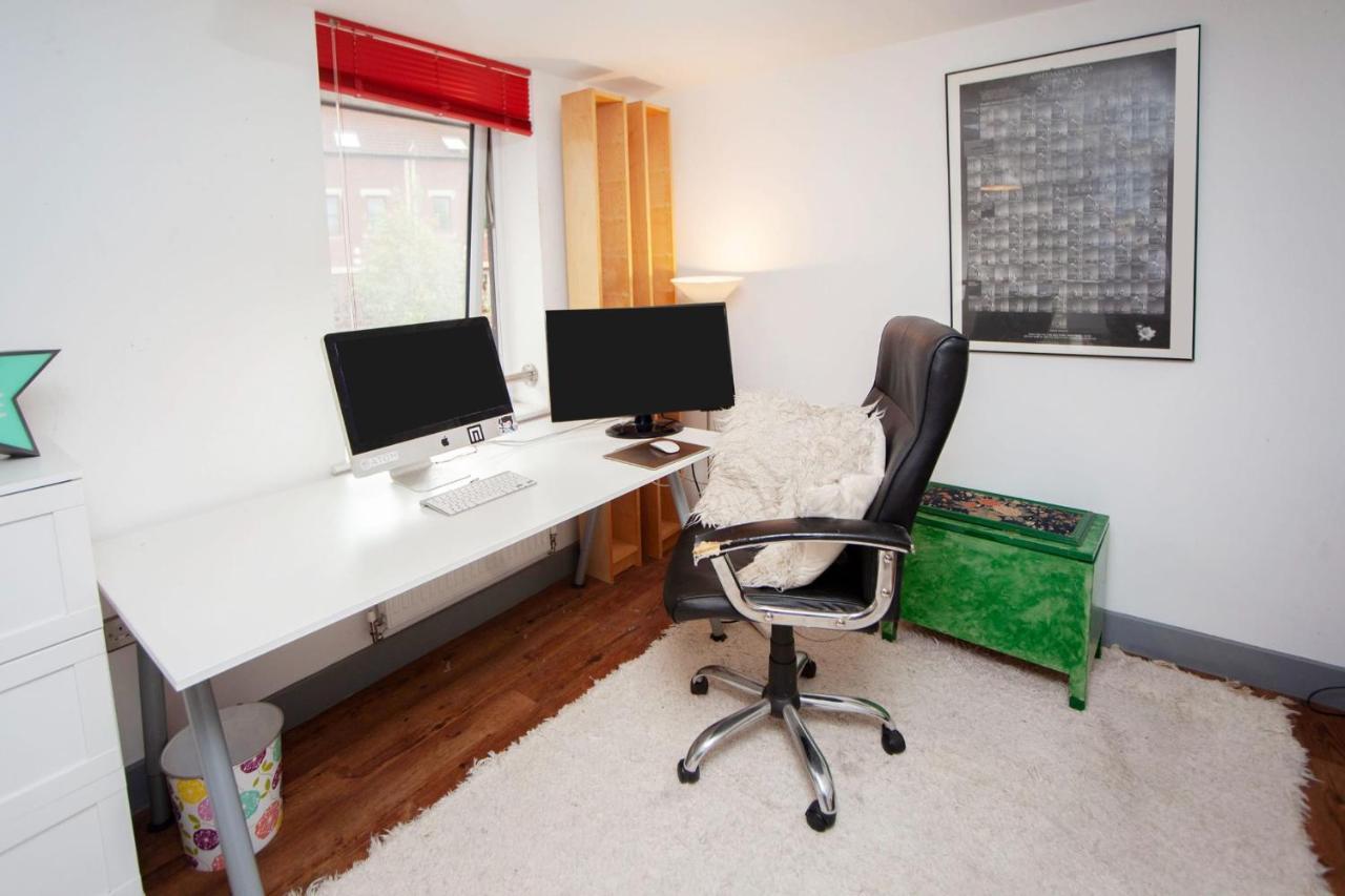 Special 3 Bedroom Townhouse With Parking In