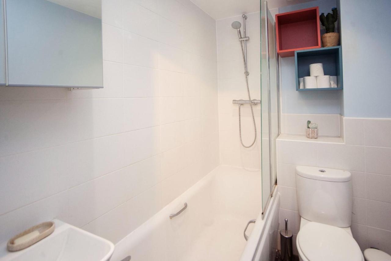 Special 3 Bedroom Townhouse With Parking In Bristol