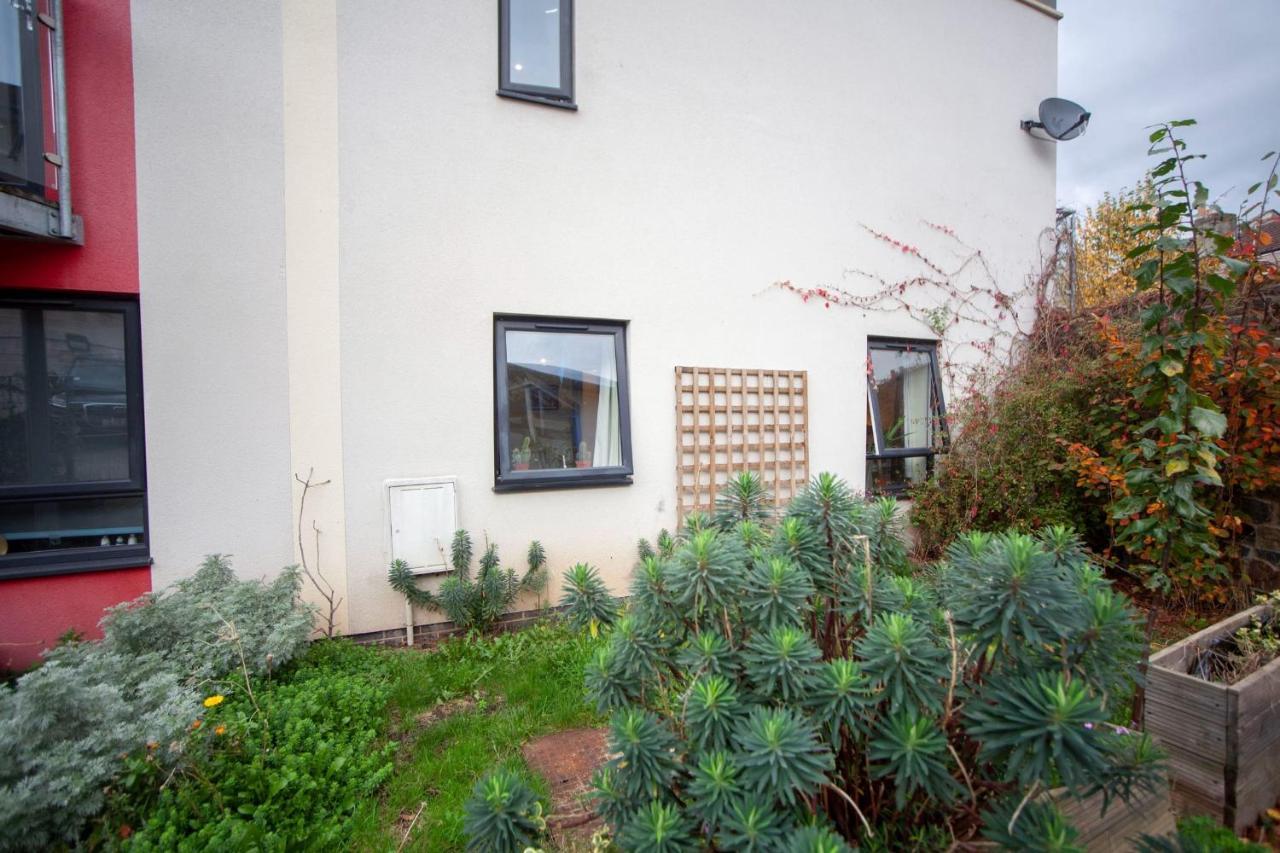 Special 3 Bedroom Townhouse With Parking In * Bristol
