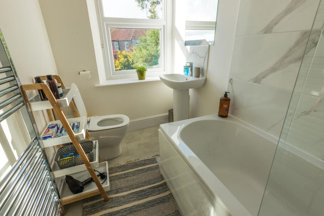 Amazing New 3 Double Bed House In Staple Hill! Apartment