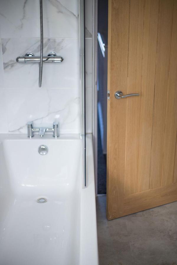 Amazing New 3 Double Bed House In Staple Hill! Apartment