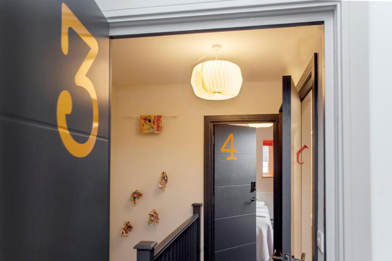 Higgihaus #3a & 3b 8 Bed Sleeps Up To 22 Big Groups Hip Location Holiday home Bristol