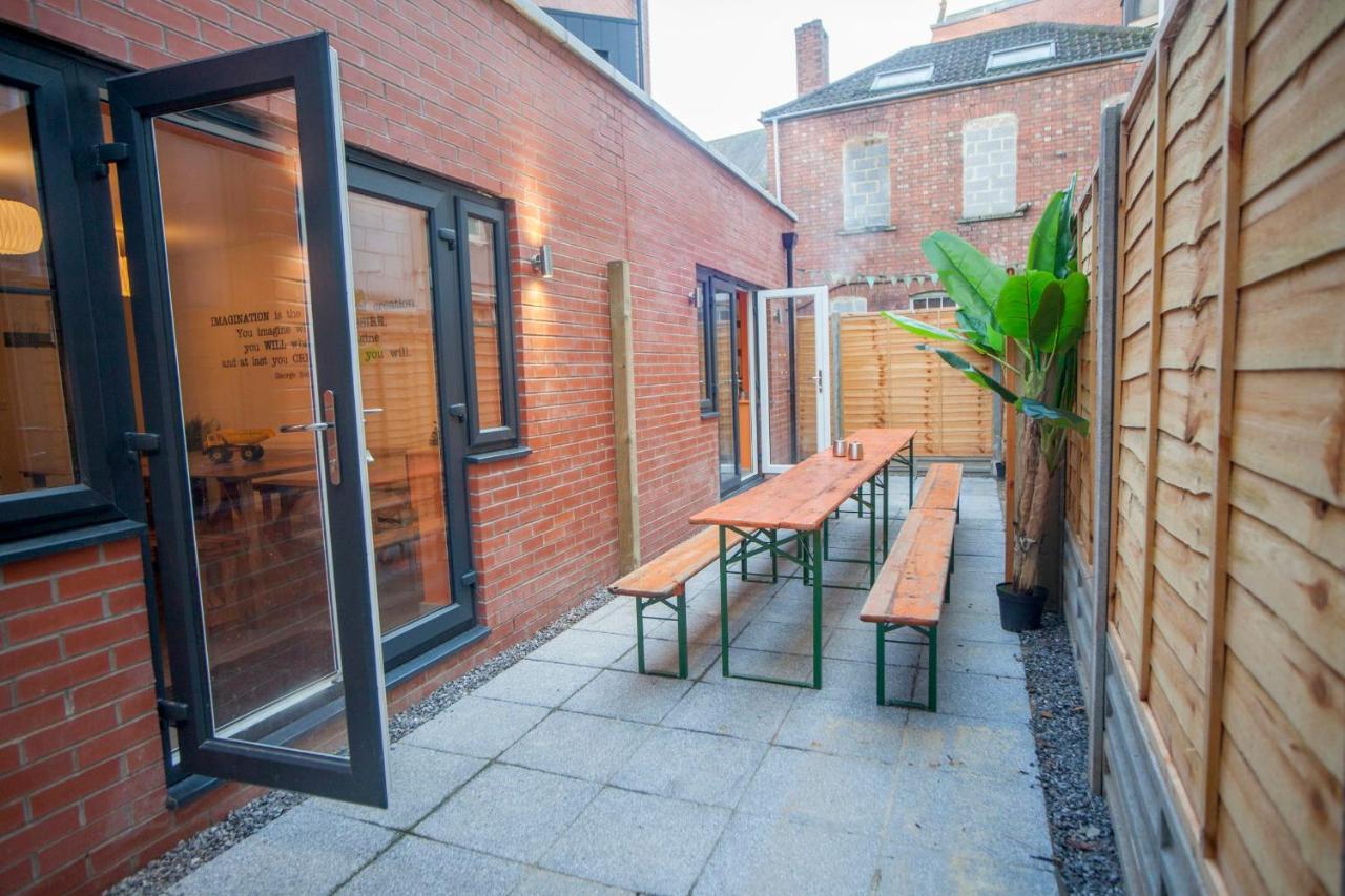 Higgihaus #3a & 3b 8 Bed Sleeps Up To 22 Big Groups Hip Location *