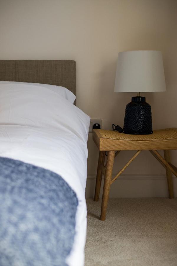 Amazing New 3 Double Bed House In Staple Hill!