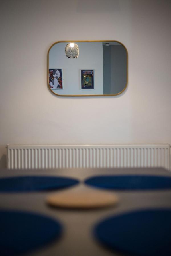 Amazing New 3 Double Bed House In Staple Hill! Apartment