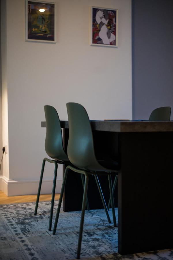 Amazing New 3 Double Bed House In Staple Hill! Apartment