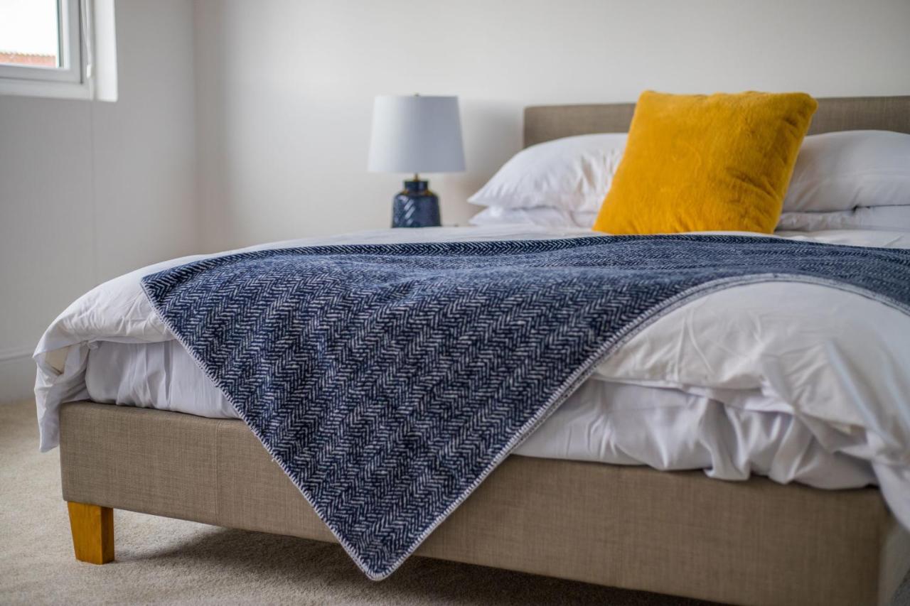 Amazing New 3 Double Bed House In Staple Hill! Apartment Bristol