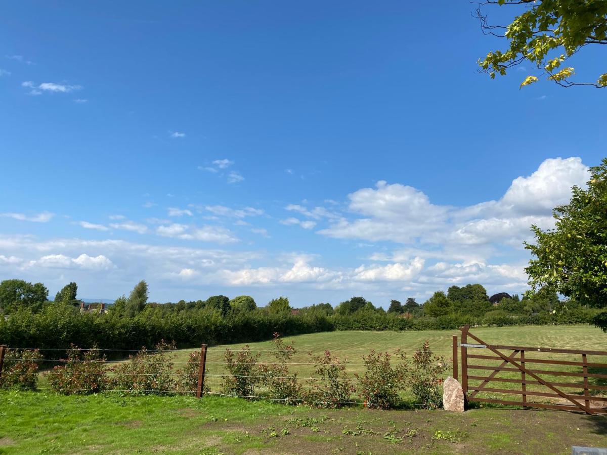 Secluded Studio With Private Gated Access- The Pavilion Holiday home
