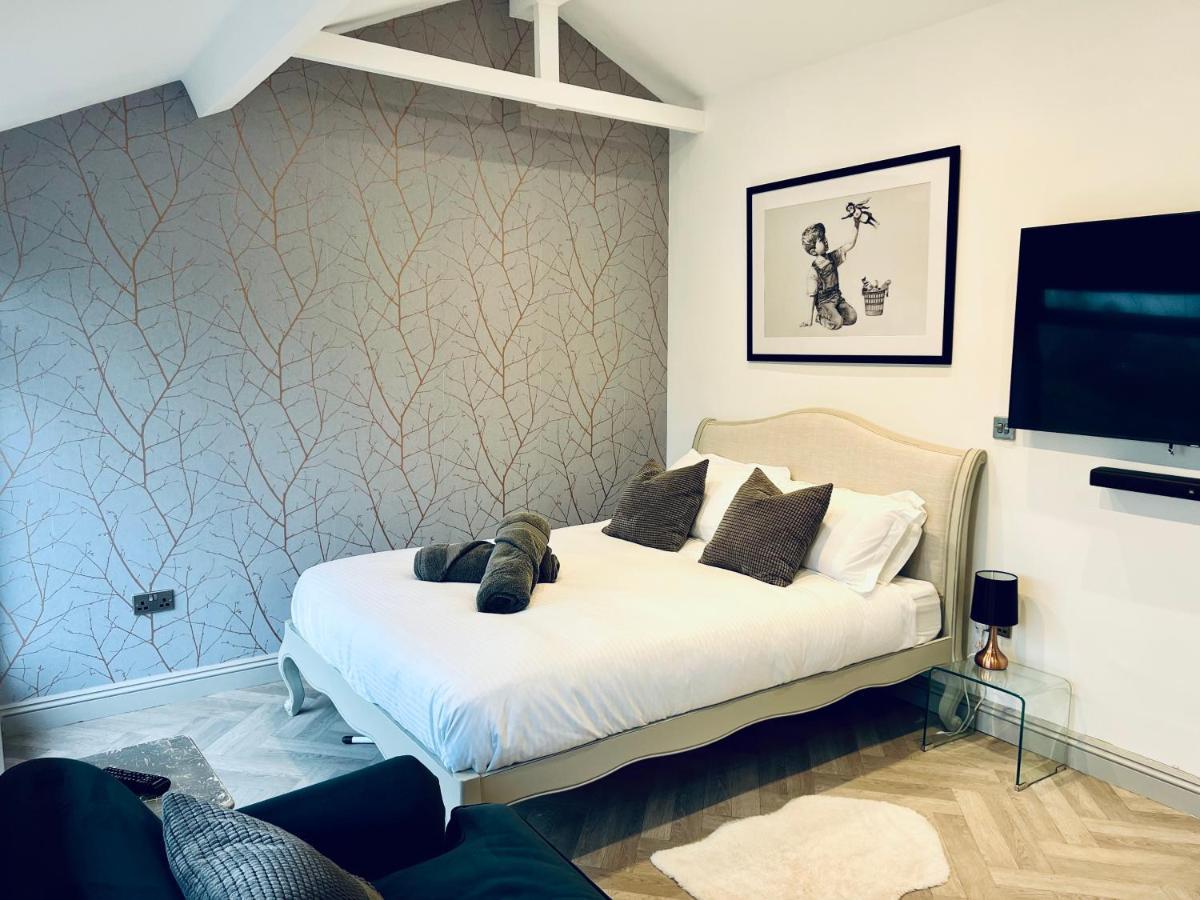 Secluded Studio With Private Gated Access- The Pavilion *