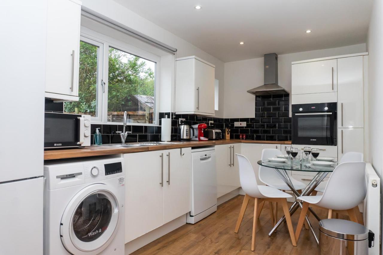 Holiday home Relaxation By Olauda Sa - 3 Bed House With Free Parking Bristol