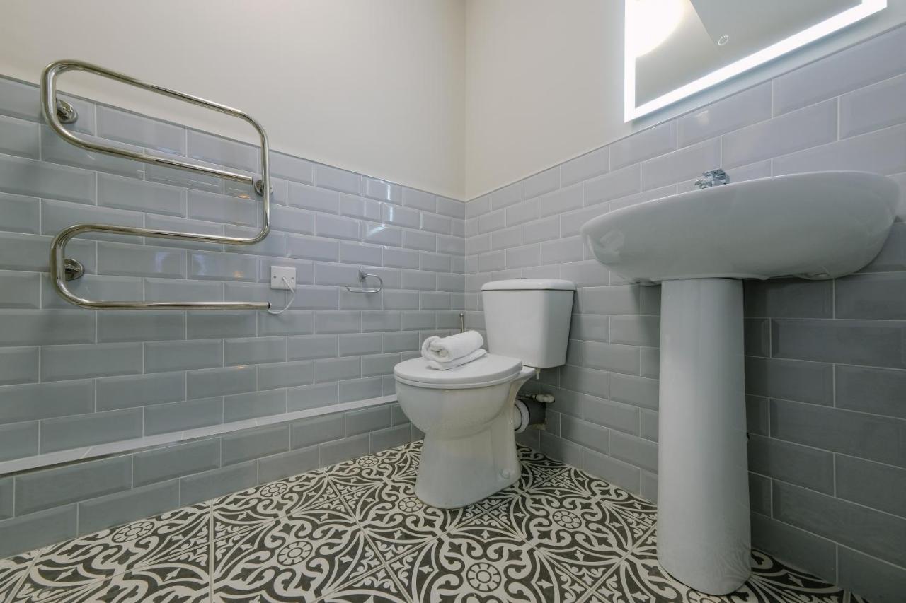 Brand New One Bedroom In A Fantastic Location *