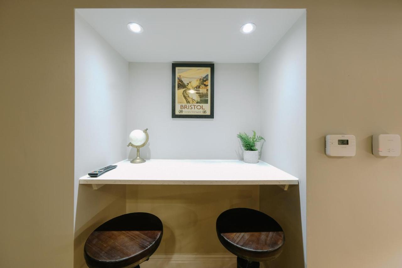 Brand New One Bedroom In A Fantastic Location *