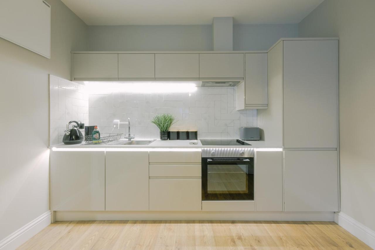 Brand New One Bedroom In A Fantastic Location *