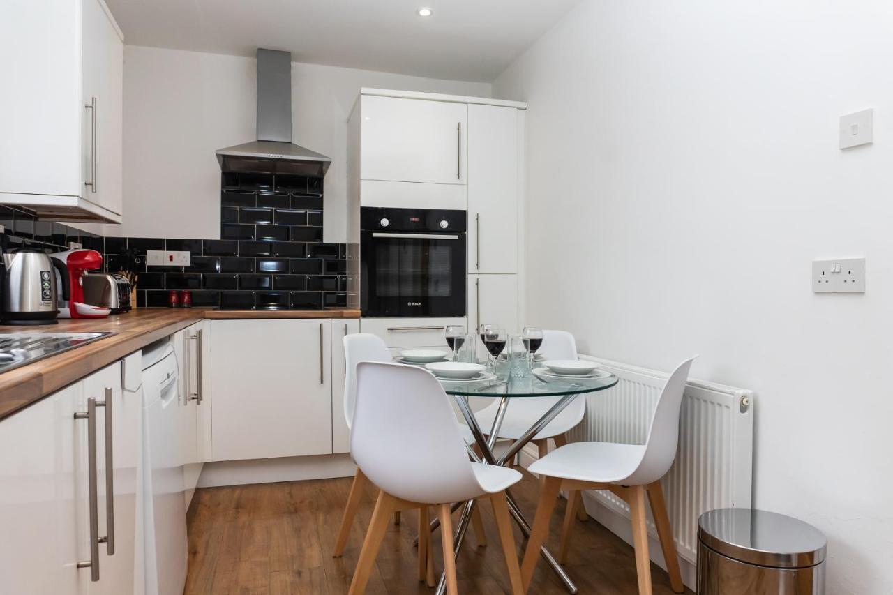 Relaxation By Olauda Sa - 3 Bed House With Free Parking Bristol
