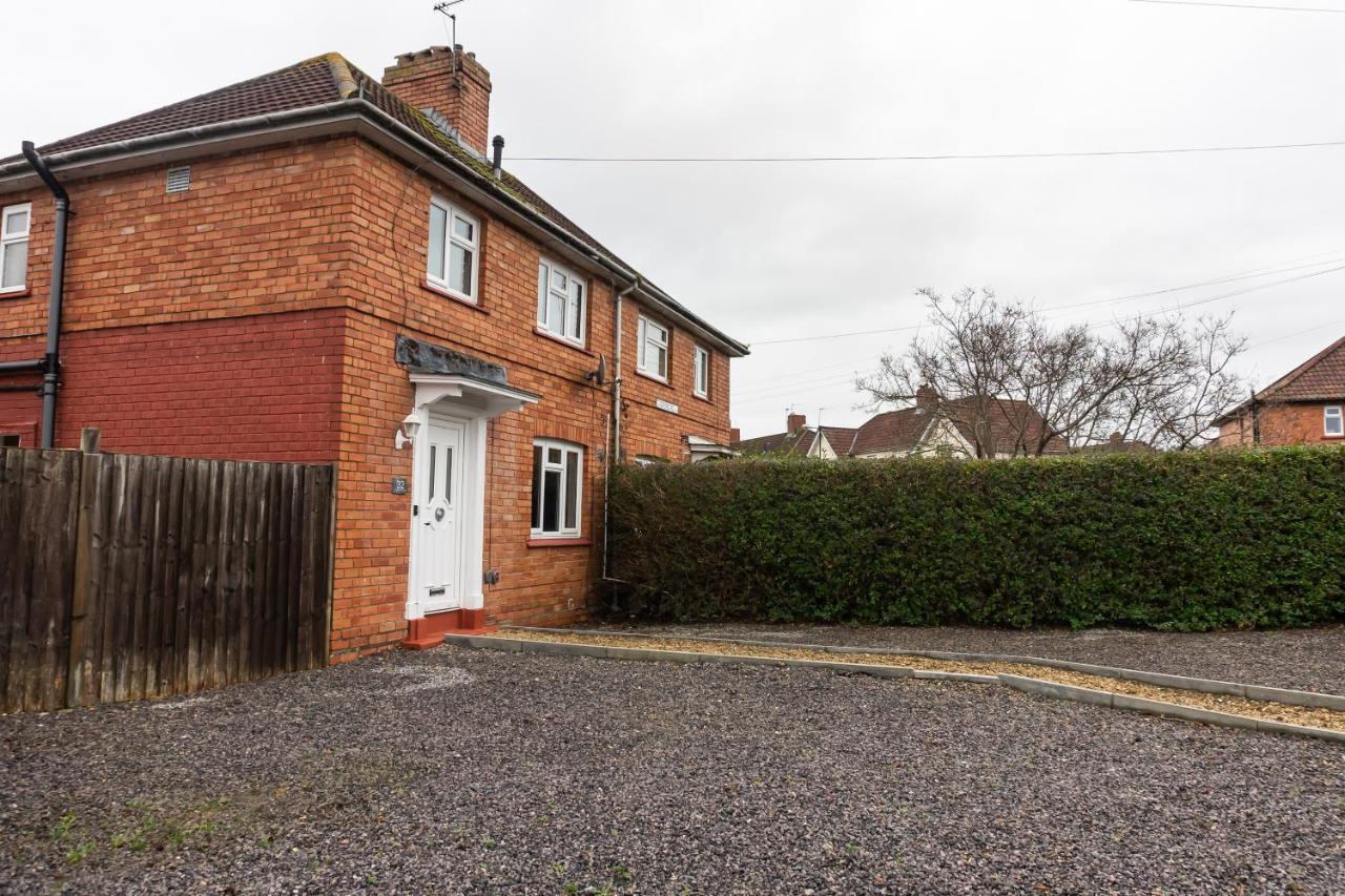 Relaxation By Olauda Sa - 3 Bed House With Free Parking Holiday home Bristol