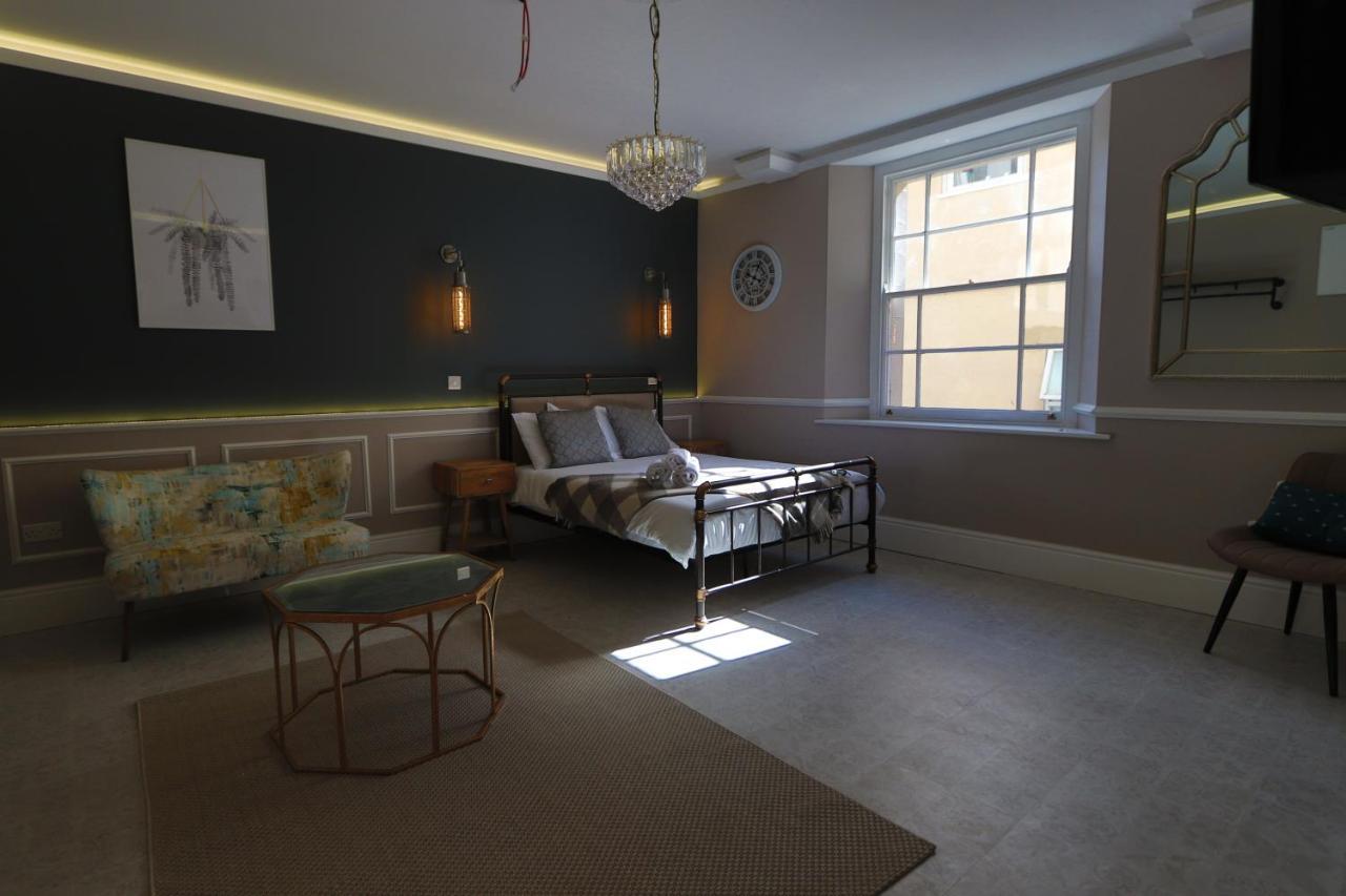 Alma In A Perfect Location * Bristol