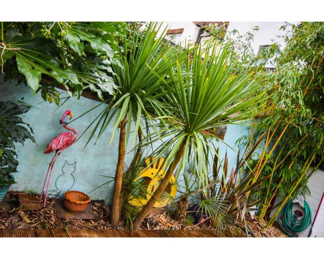 Colourful 3bd With Garden In Southville Holiday home *