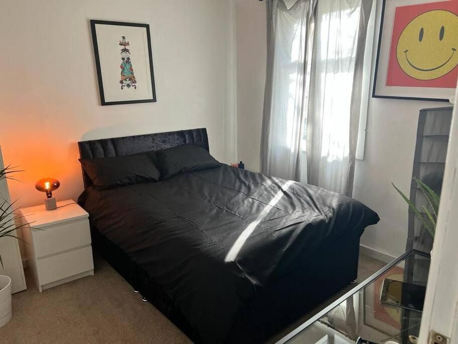Spacious 3 Bedroom House Close To Centre Bristol