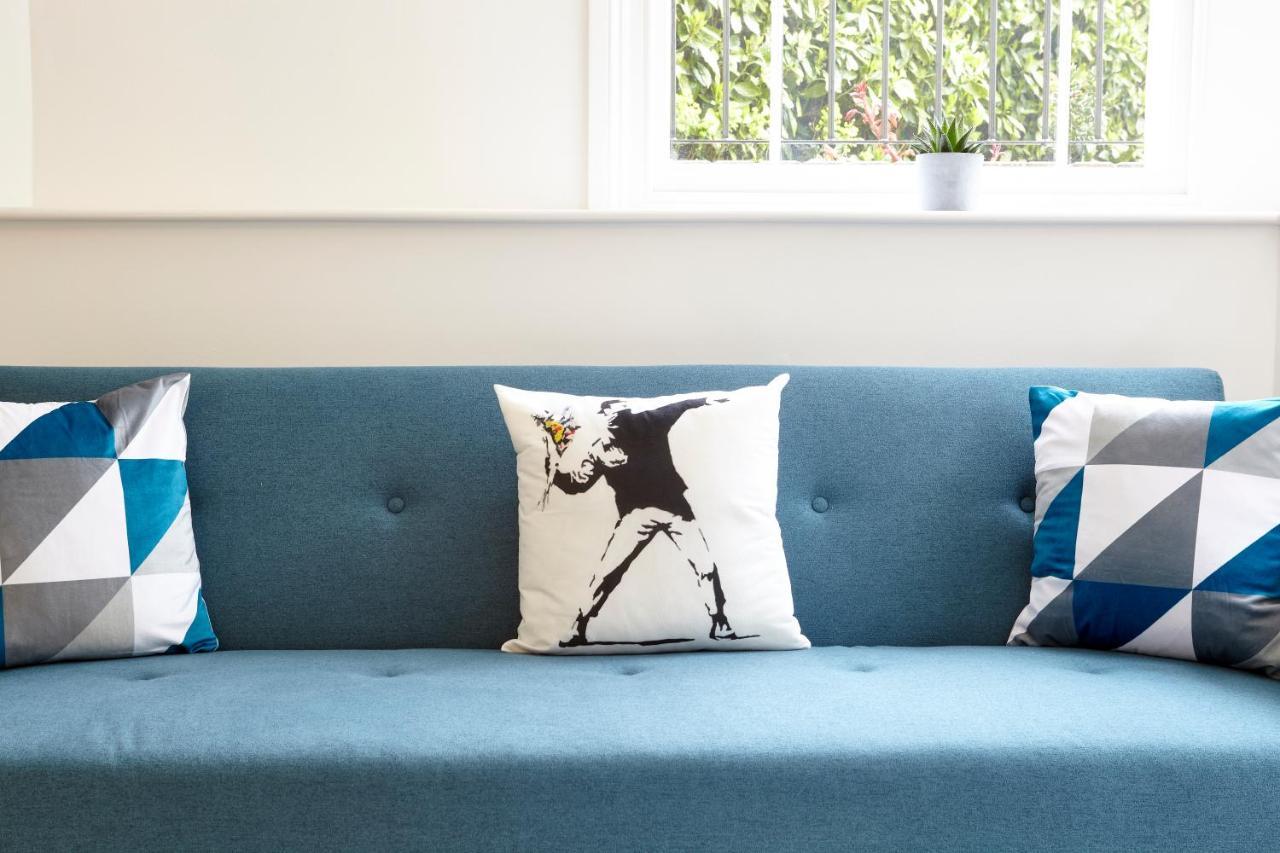 Stylish, Spacious Flat With Private Parking Bristol