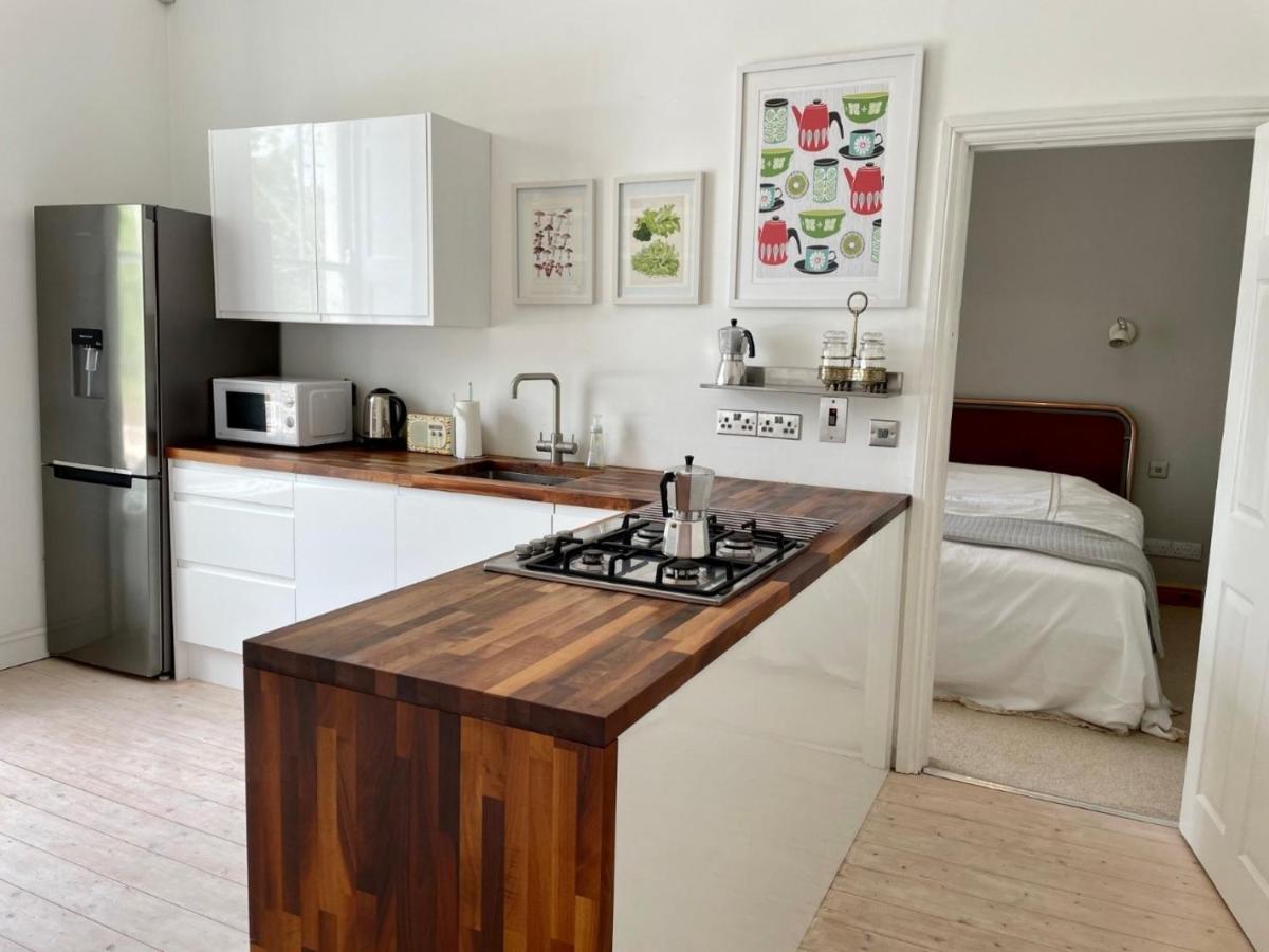 Grand & Graceful One Bed Flat In Clifton Village *