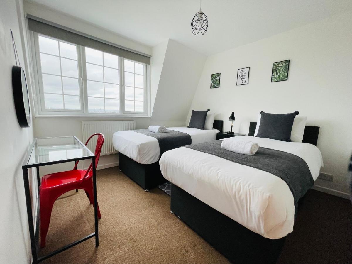 Cheerful 5-bedroom With Free Parking