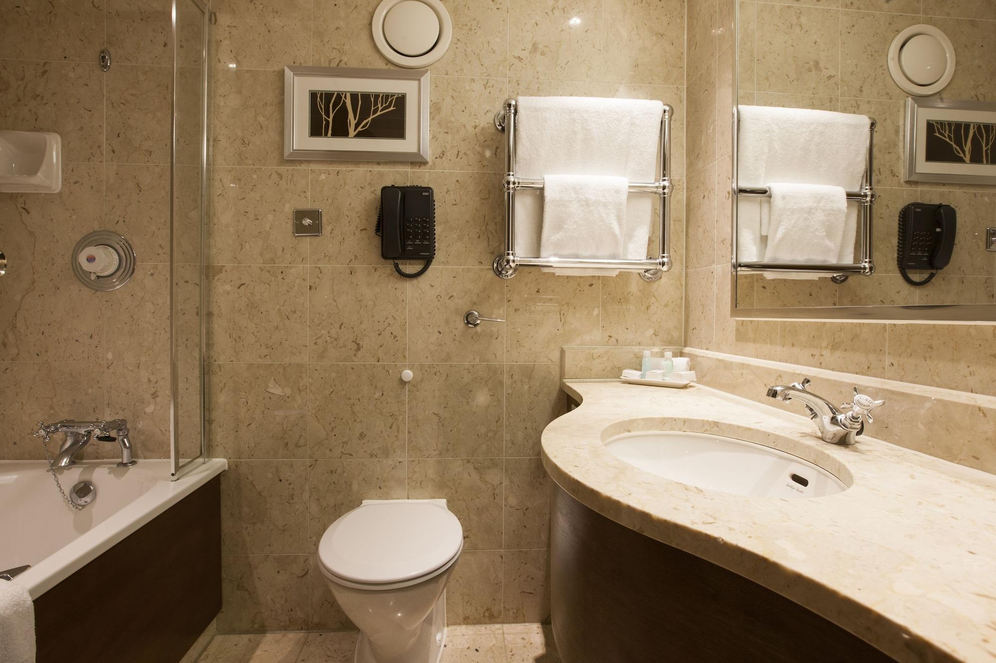 Hotel At Bristol 3*