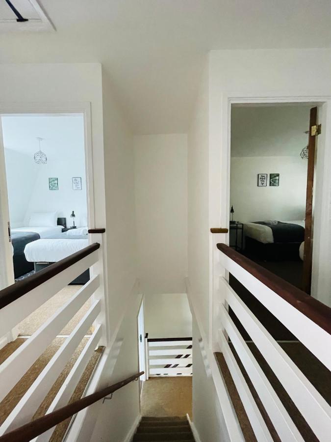 Cheerful 5-bedroom With Free Parking Holiday home Bristol