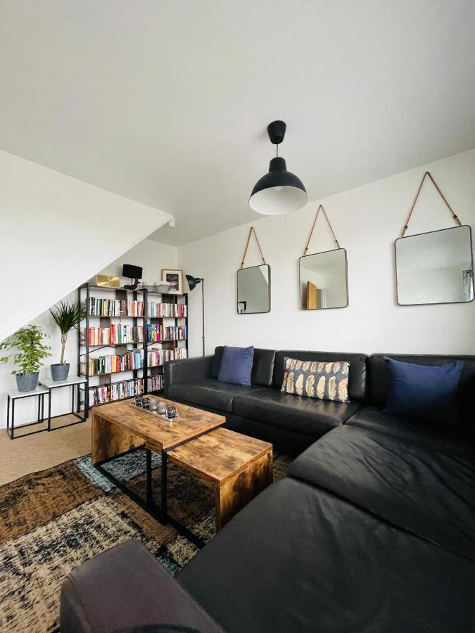 Cheerful 5-bedroom With Free Parking *