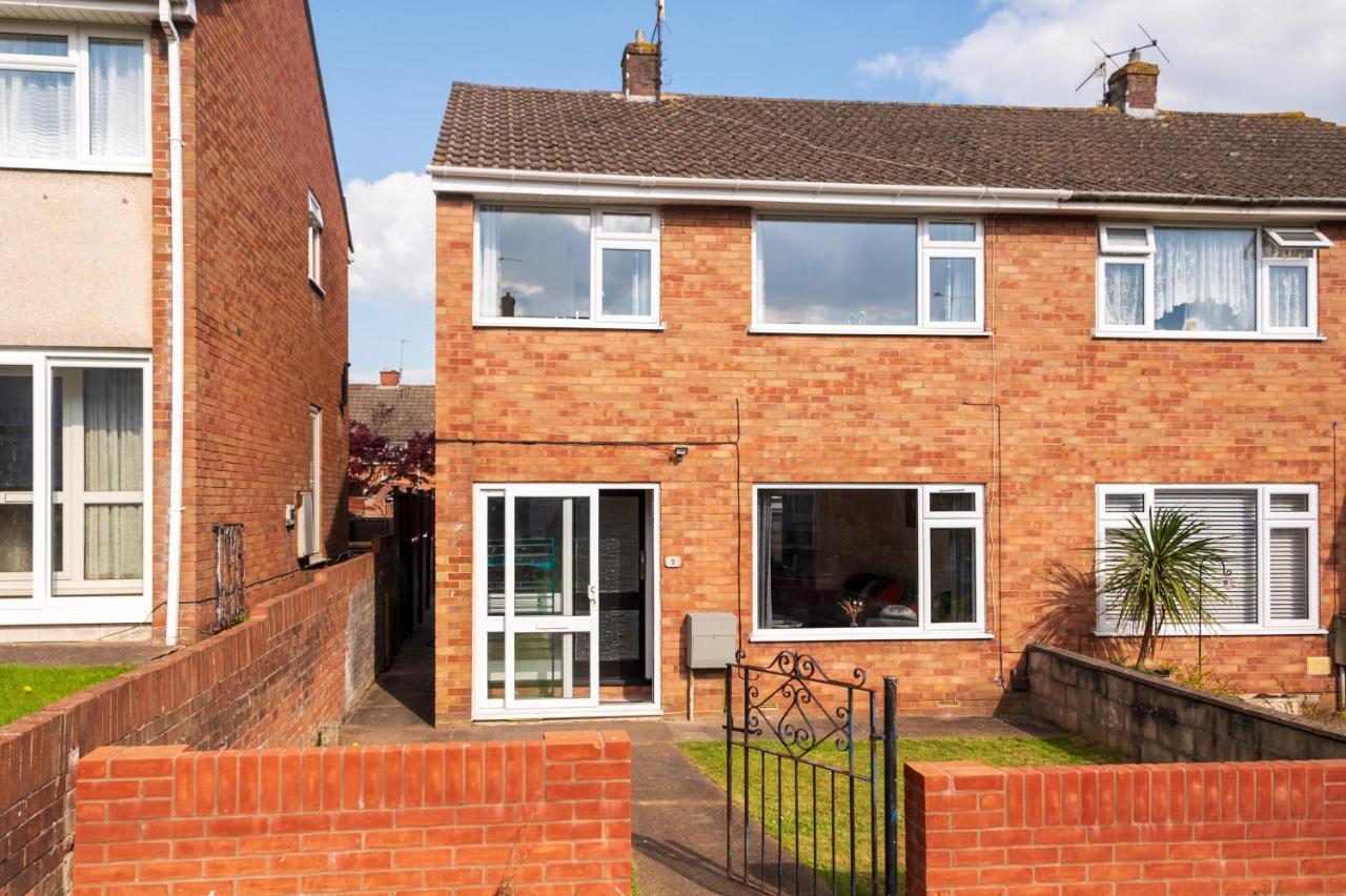 Exceptional Abode, Fast Wifi, Parking, Kingswood *
