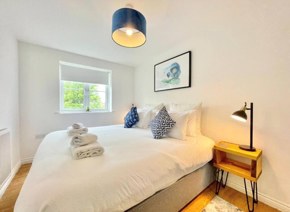 Lovely 2-bedroom Apartment. Free Parking. Apartment *