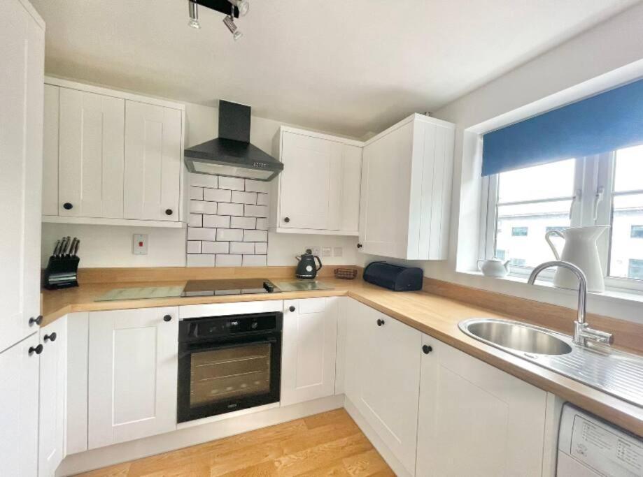 Lovely 2-bedroom Apartment. Free Parking. Apartment