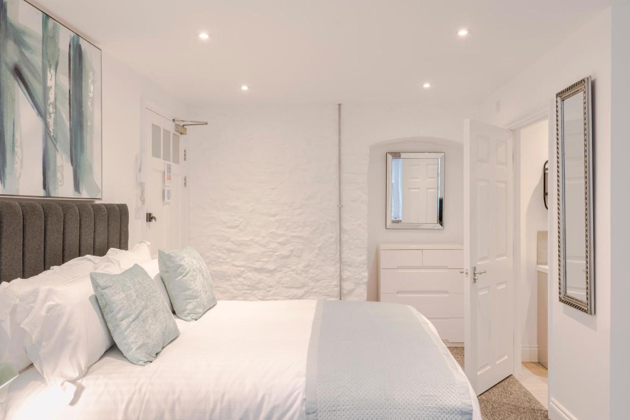 Apartment 4 Berkeley Square I Your Bristol