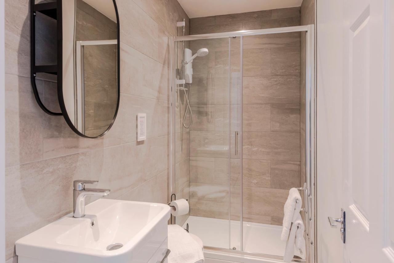 Apartment 4 Berkeley Square I Your