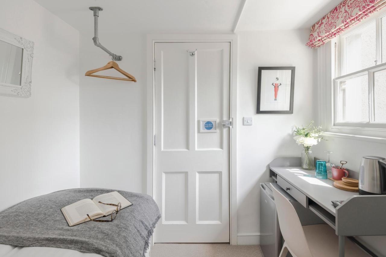4 Berkeley Square I Your Apartment *