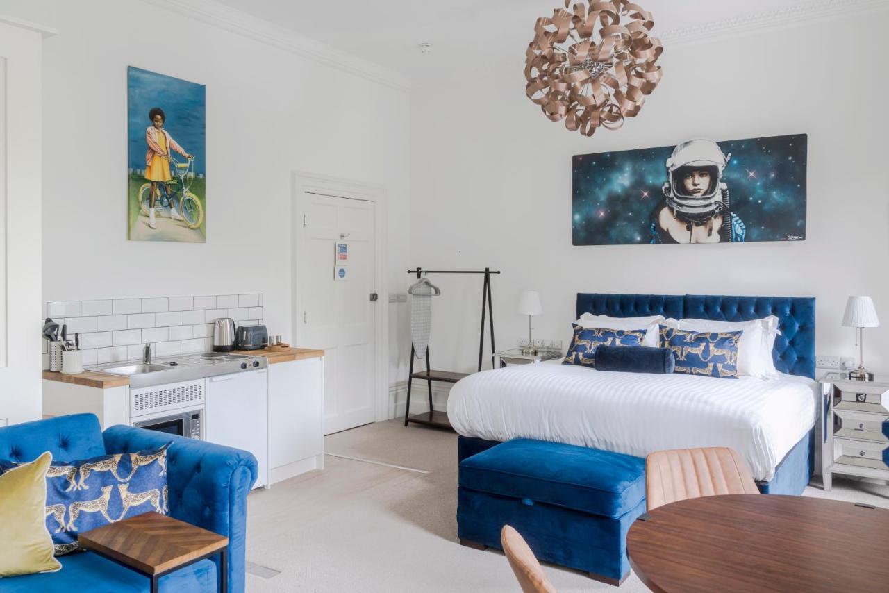 4 Berkeley Square I Your * Bristol