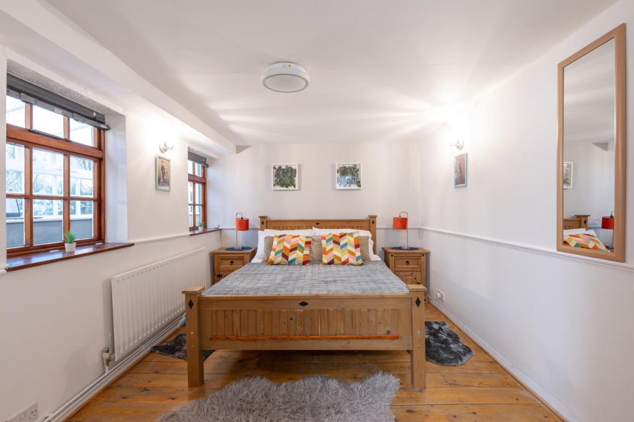 Hummingbird Maisonette By Prescott * Bristol