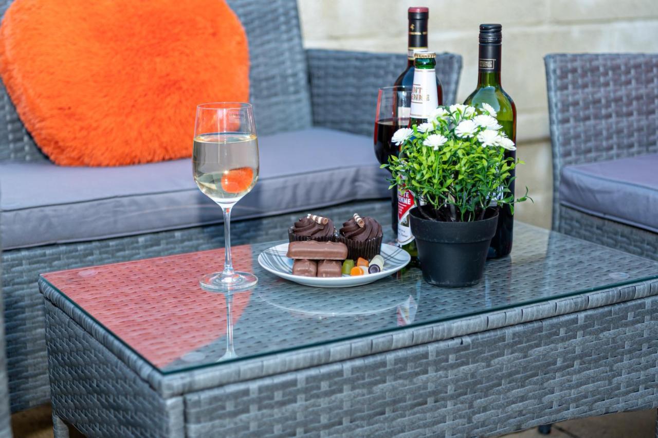 Exceptional Abode, Fast Wifi, Parking, Kingswood