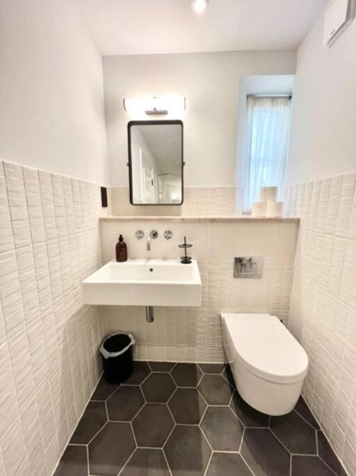Redland - 1 Bristol