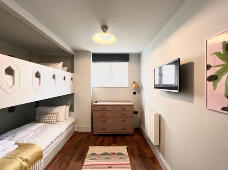 Redland - 1 *