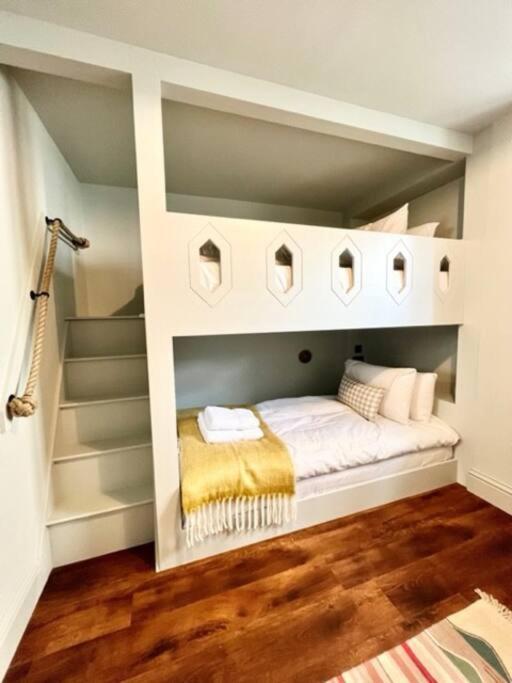 Redland - 1 * Bristol