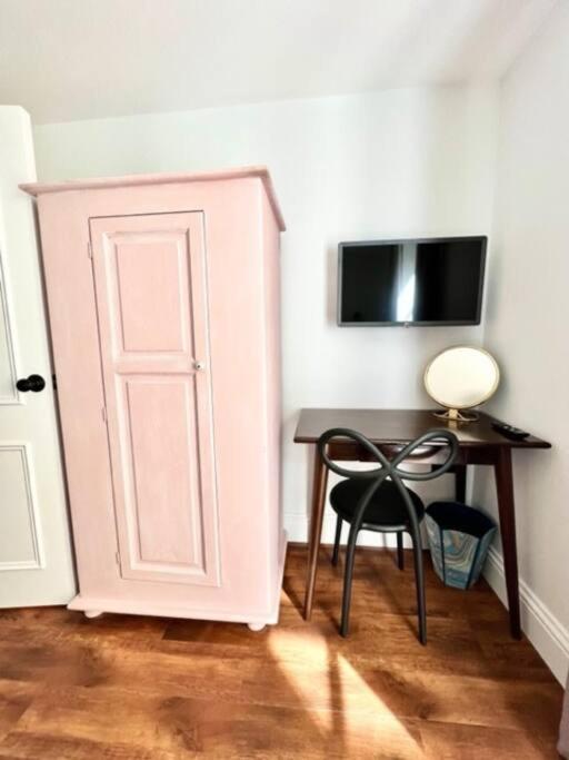 Redland - 1 Apartment *