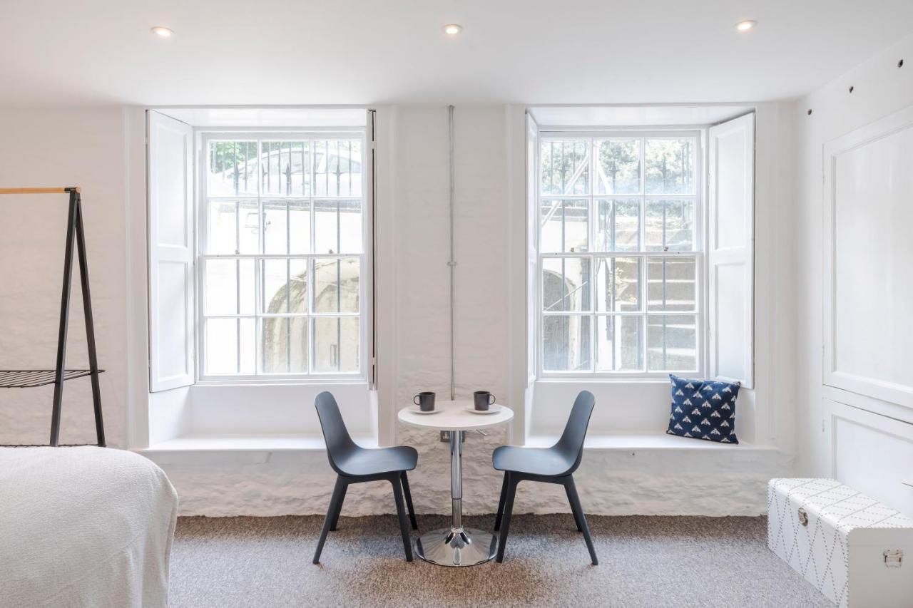 4 Berkeley Square I Your Apartment